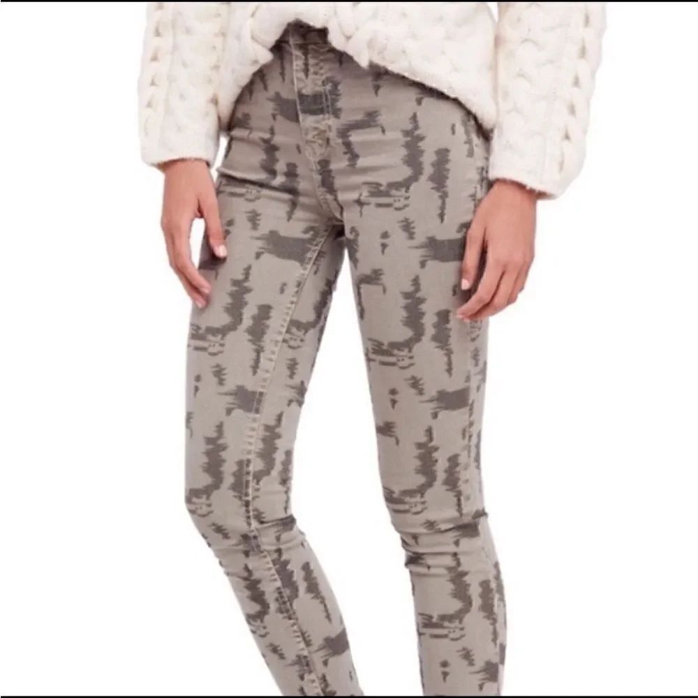Free People Women Size 29 Long and Lean edgy Camo Skinny Denim Jeans - Picture 6 of 14